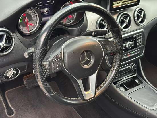 MERCEDES-BENZ-CLA 200-2014