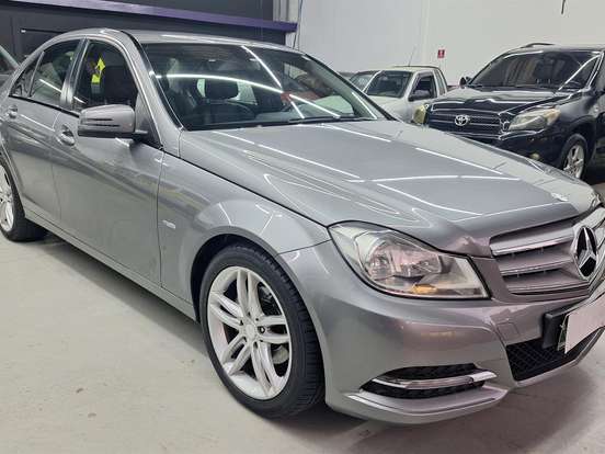 MERCEDES-BENZ-C 180-1.8 CGI CLASSIC 16V TURBO GASOLINA 4P AUTOMÁTICO MERCEDES-BENZ-C 180-2011