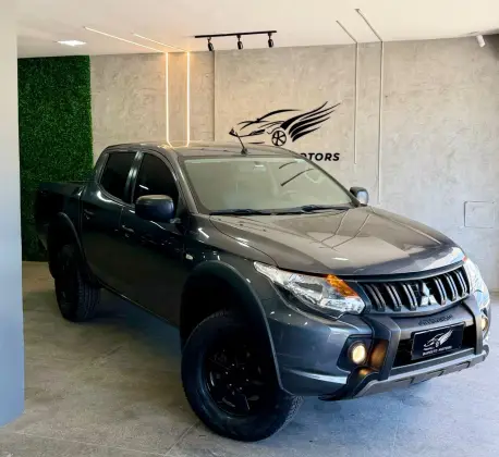 MITSUBISHI L200 TRITON 2.4 16V TURBO DIESEL OUTDOOR GLX CD 4X4 MANUAL MITSUBISHI L200 TRITON 2.4 16V TURBO DIESEL OUTDOOR GLX CD 4X4 MANUAL
