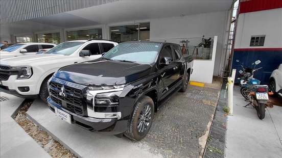 MITSUBISHI-TRITON-2025