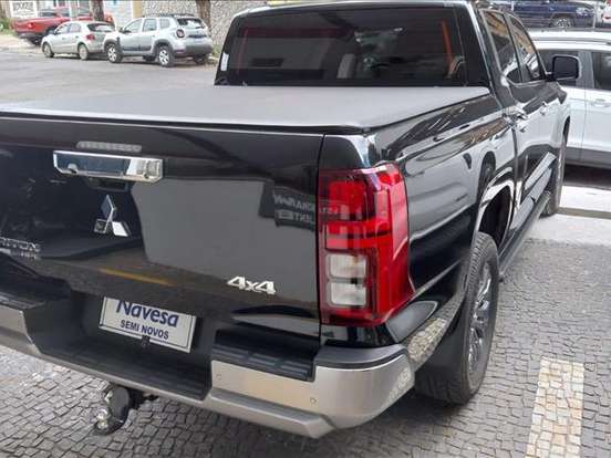 MITSUBISHI-TRITON-2.4 BITURBO DIESEL CD HPE 4X4 AUTOMÁTICO MITSUBISHI-TRITON-2025