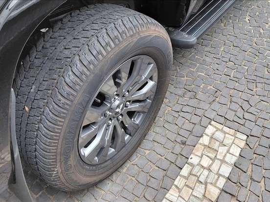 MITSUBISHI-TRITON-2.4 BITURBO DIESEL CD HPE 4X4 AUTOMÁTICO MITSUBISHI-TRITON-2025