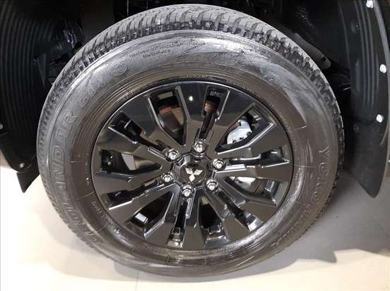 MITSUBISHI-TRITON-2025