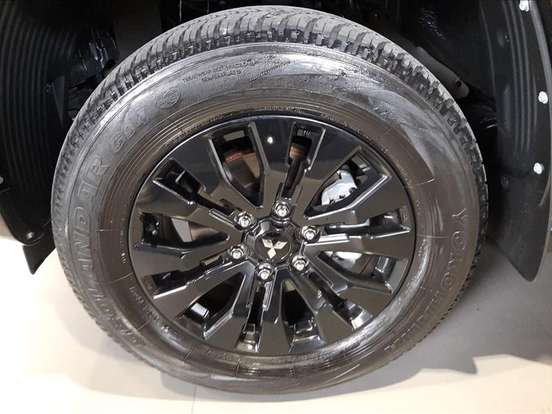 MITSUBISHI-TRITON-2.4 BITURBO DIESEL CD KATANA 4X4 AUTOMÁTICO MITSUBISHI-TRITON-2025