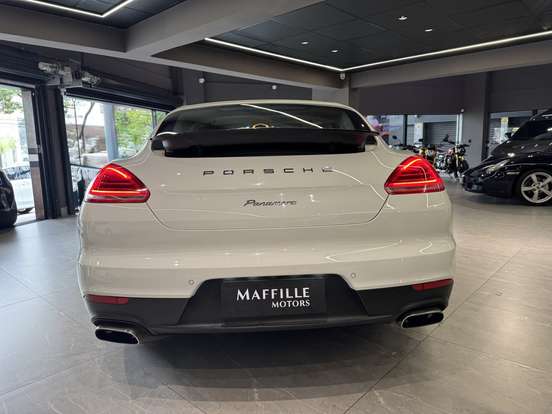 PORSCHE-PANAMERA-2015