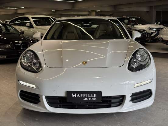 PORSCHE-PANAMERA-2015
