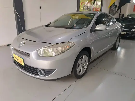 RENAULT FLUENCE 2.0 DYNAMIQUE 16V FLEX 4P MANUAL RENAULT FLUENCE 2.0 DYNAMIQUE 16V FLEX 4P MANUAL