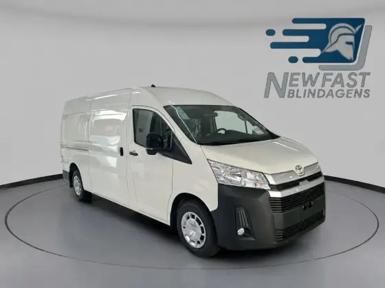 TOYOTA HIACE 2.8 D-4D TURBO DIESEL MINIBUS 15+1 DX AUTOMÁTICO TOYOTA HIACE 2.8 D-4D TURBO DIESEL MINIBUS 15+1 DX AUTOMÁTICO