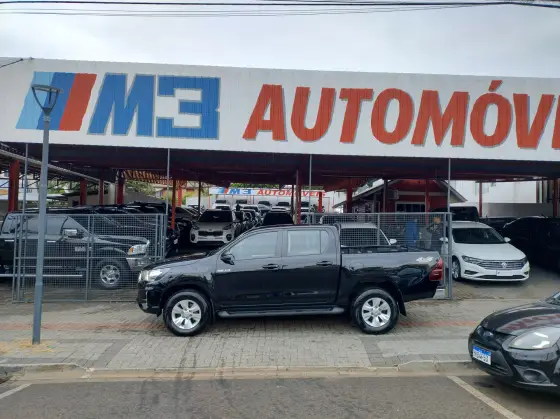 TOYOTA HILUX 2.8 SR 4X4 CD 16V DIESEL 4P AUTOMÁTICO