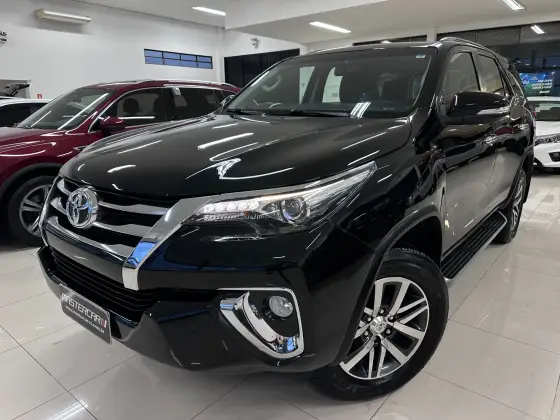 TOYOTA HILUX SW4 2.8 SRX 4X4 16V TURBO INTERCOOLER DIESEL 4P AUTOMÁTICO TOYOTA HILUX SW4 2.8 SRX 4X4 16V TURBO INTERCOOLER DIESEL 4P AUTOMÁTICO