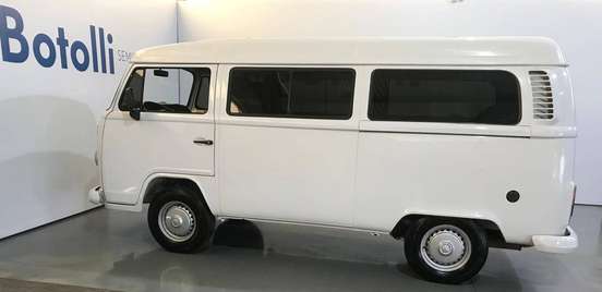 VOLKSWAGEN-KOMBI-2011