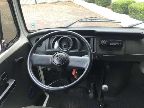 VOLKSWAGEN-KOMBI-2011