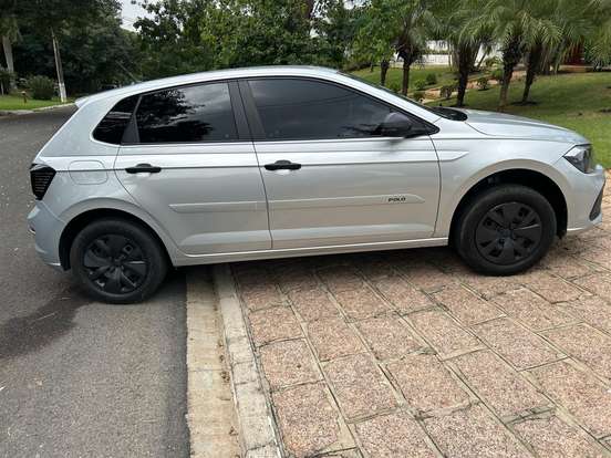 VOLKSWAGEN-POLO-2024