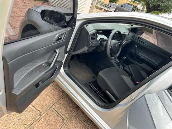 VOLKSWAGEN-POLO-2024