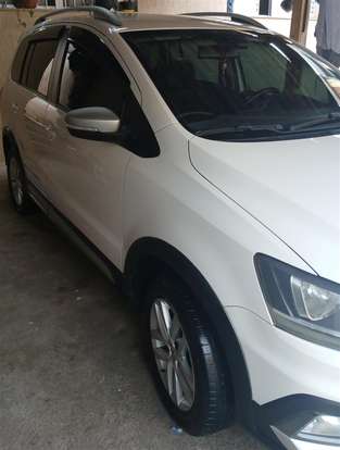 VOLKSWAGEN-SPACE CROSS-2015