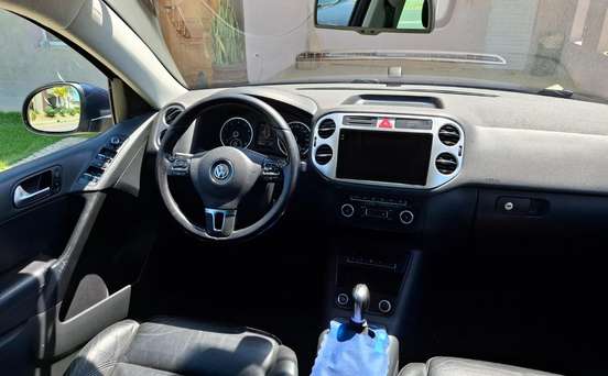 VOLKSWAGEN-TIGUAN-2011