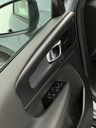 /en/city-santa-catarina/cate-car-used-car/volvo-xc40-2021-1-5-t5-recharge-r-design-geartronic-48418318383712256/-10