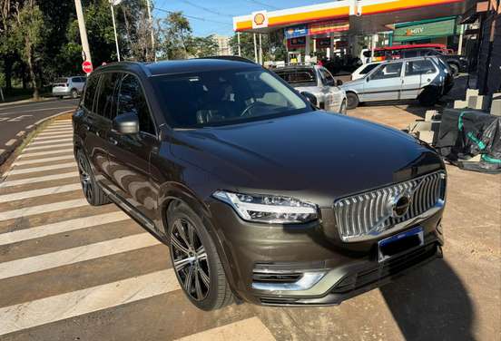 VOLVO-XC90-2021
