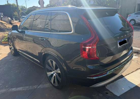 VOLVO-XC90-2021