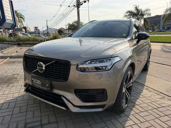 VOLVO-XC90-2021
