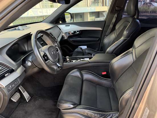 VOLVO-XC90-2021