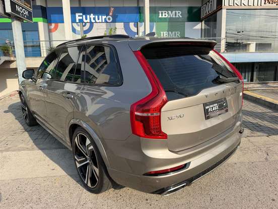 VOLVO-XC90-2021