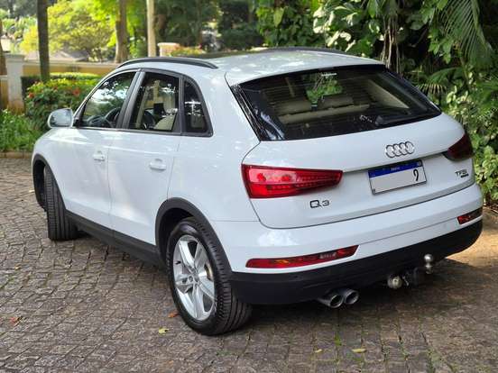 AUDI-Q3-2015