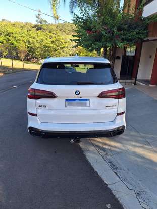 BMW-X5-2021