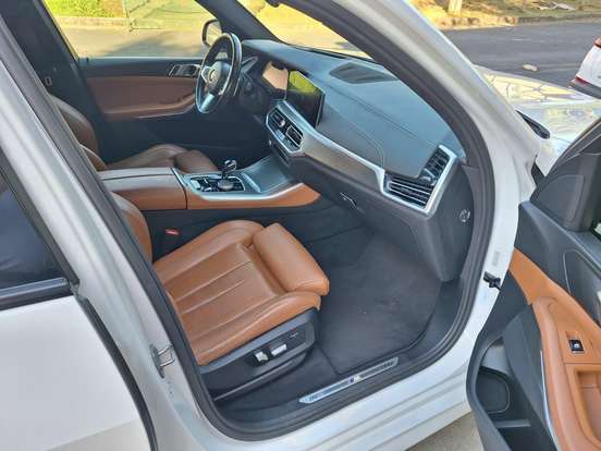BMW-X5-2021