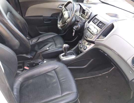 CHEVROLET-SONIC-2012