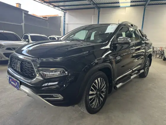 FIAT TORO 2.0 16V TURBO DIESEL RANCH 4WD AT9 FIAT TORO 2.0 16V TURBO DIESEL RANCH 4WD AT9