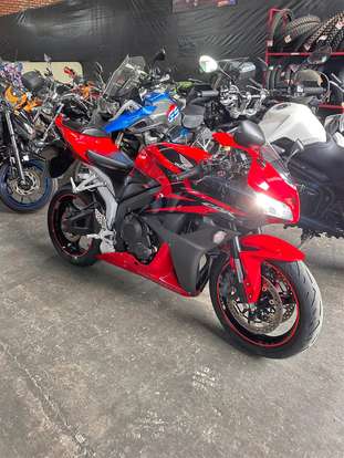 HONDA-CBR 600RR-2008