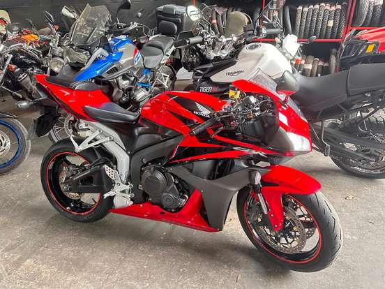 HONDA-CBR 600RR-2008