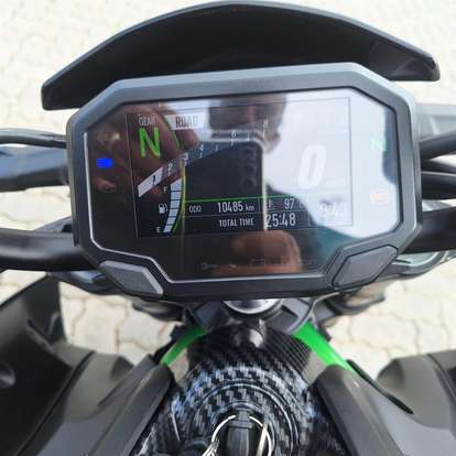 KAWASAKI-Z900-2023