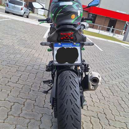 KAWASAKI-Z900-2023