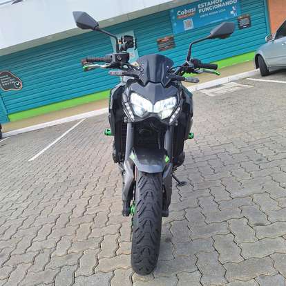 KAWASAKI-Z900-2023