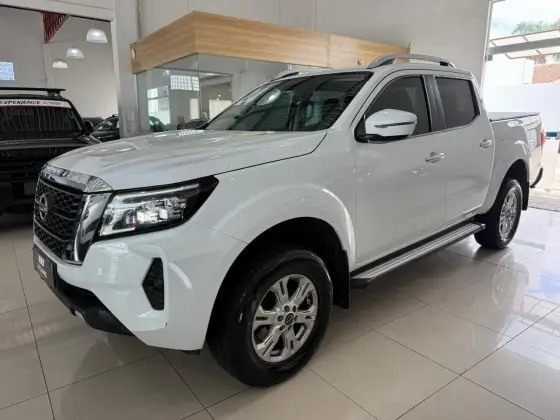 NISSAN FRONTIER 2.3 16V TURBO DIESEL XE CD 4X4 AUTOMÁTICO NISSAN FRONTIER 2.3 16V TURBO DIESEL XE CD 4X4 AUTOMÁTICO