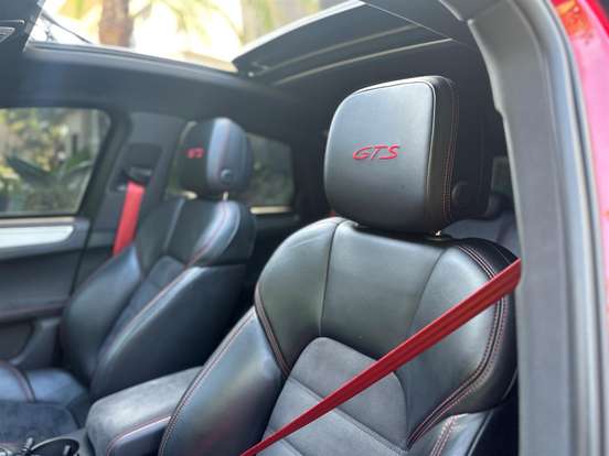 PORSCHE-MACAN-2017
