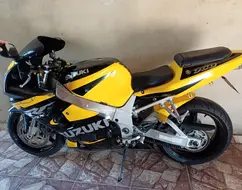 SUZUKI GSX-R750 SRAD SUZUKI GSX-R750 SRAD