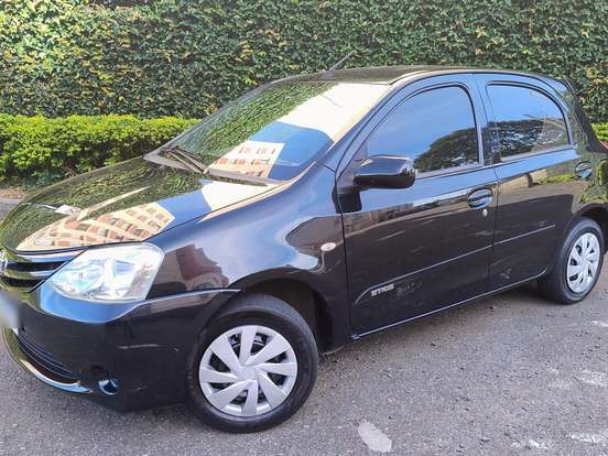 TOYOTA-ETIOS-1.3 XS 16V FLEX 4P MANUAL TOYOTA-ETIOS-2013
