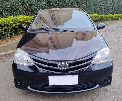 TOYOTA-ETIOS-2013