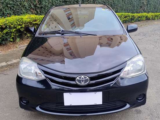 TOYOTA-ETIOS-1.3 XS 16V FLEX 4P MANUAL TOYOTA-ETIOS-2013