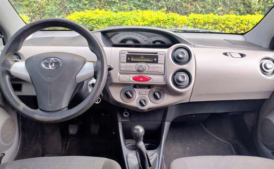 TOYOTA-ETIOS-2013