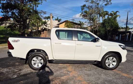 TOYOTA-HILUX-2019