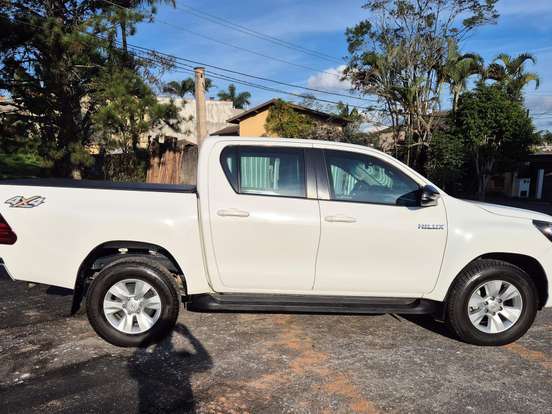 TOYOTA-HILUX-2.8 SR 4X4 CD 16V DIESEL 4P AUTOMÁTICO TOYOTA-HILUX-2019