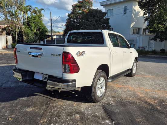TOYOTA-HILUX-2.8 SR 4X4 CD 16V DIESEL 4P AUTOMÁTICO TOYOTA-HILUX-2019