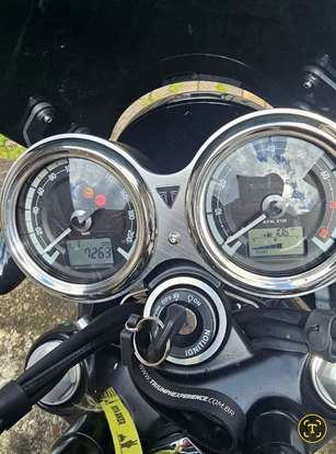 TRIUMPH-BONNEVILLE T120 BLACK 1200-2023