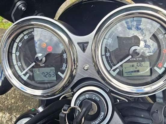 TRIUMPH-BONNEVILLE T120 BLACK 1200 TRIUMPH-BONNEVILLE T120 BLACK 1200-2023