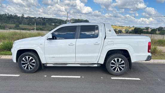 VOLKSWAGEN-AMAROK-2013
