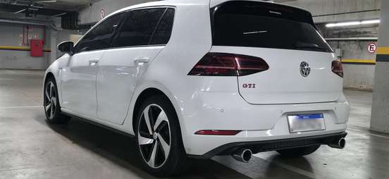VOLKSWAGEN-GOLF-2019